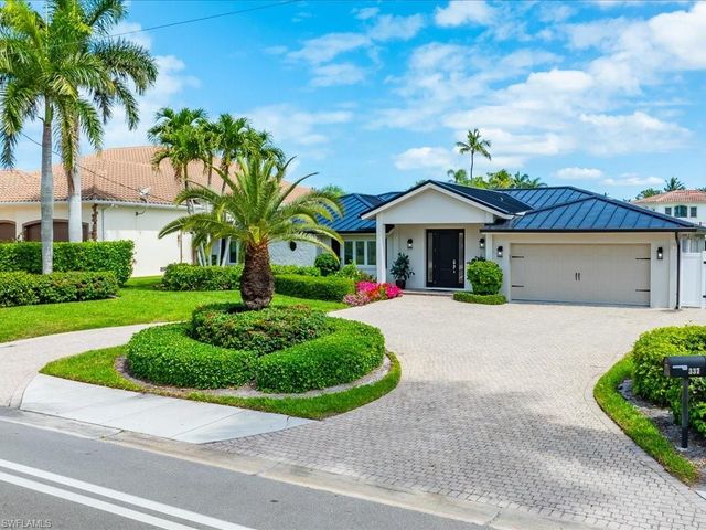 337 Mooring Line DR, Naples, FL 34102
