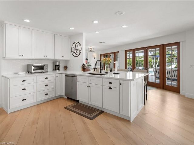337 Mooring Line DR, Naples, FL 34102