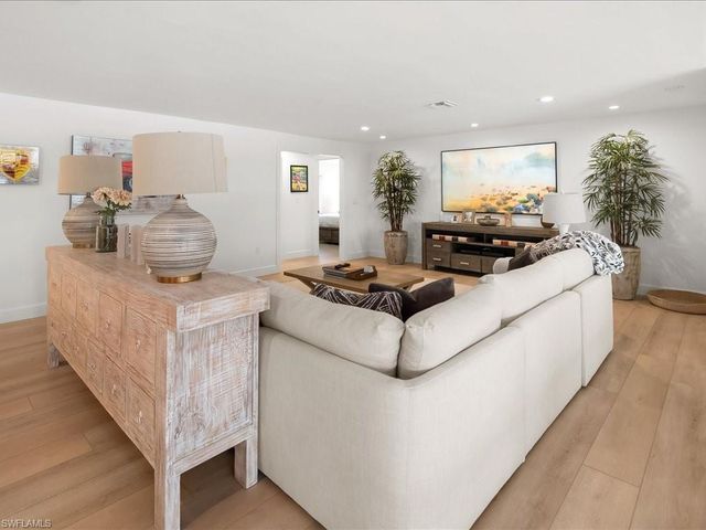 337 Mooring Line DR, Naples, FL 34102