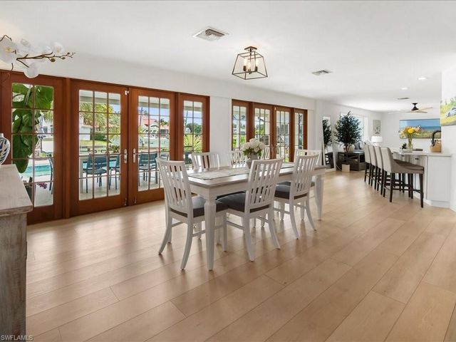 337 Mooring Line DR, Naples, FL 34102