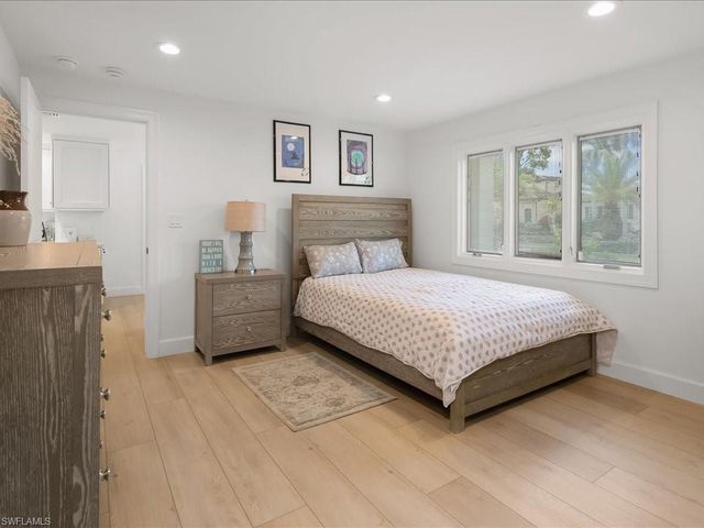 337 Mooring Line DR, Naples, FL 34102