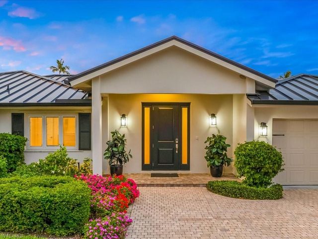 337 Mooring Line DR, Naples, FL 34102
