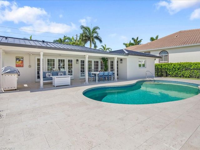 337 Mooring Line DR, Naples, FL 34102