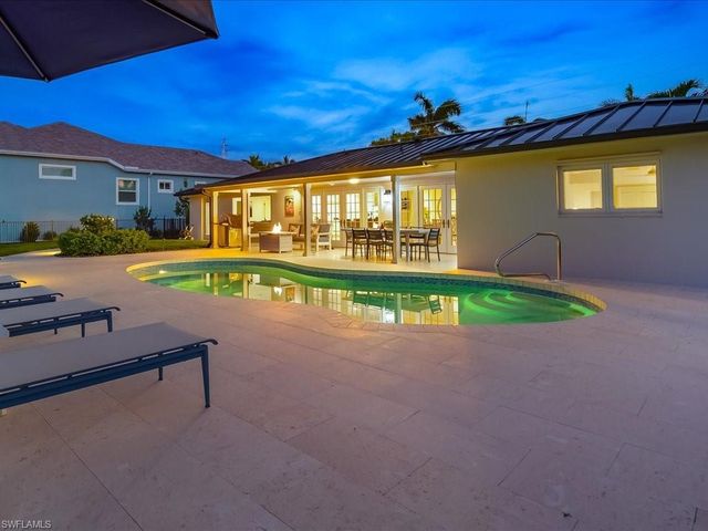 337 Mooring Line DR, Naples, FL 34102