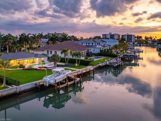 337 Mooring Line DR, Naples, FL 34102