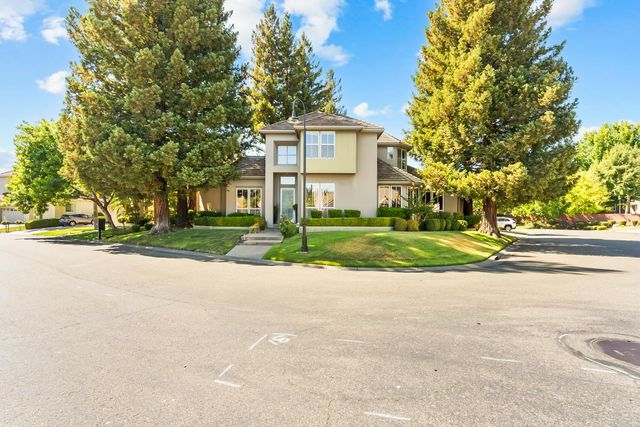 11 Lake Harbor Ct, Sacramento, CA 95831