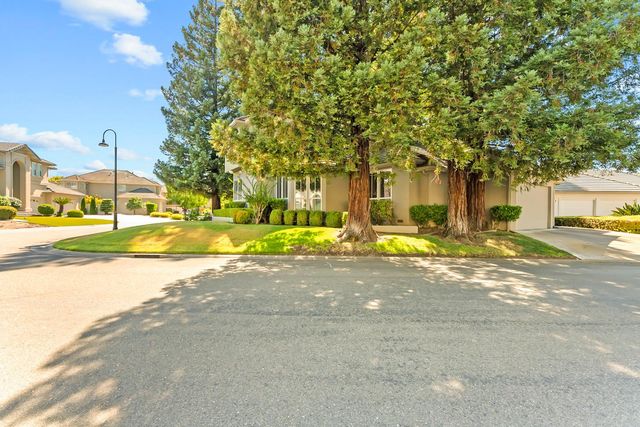 11 Lake Harbor Ct, Sacramento, CA 95831
