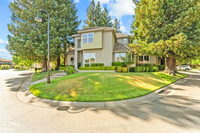 11 Lake Harbor Ct, Sacramento, CA 95831