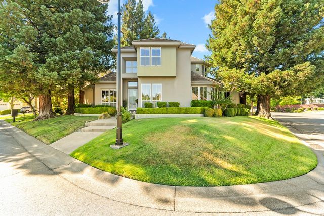 11 Lake Harbor Ct, Sacramento, CA 95831