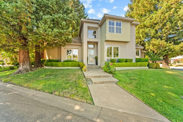 11 Lake Harbor Ct, Sacramento, CA 95831