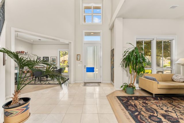 11 Lake Harbor Ct, Sacramento, CA 95831