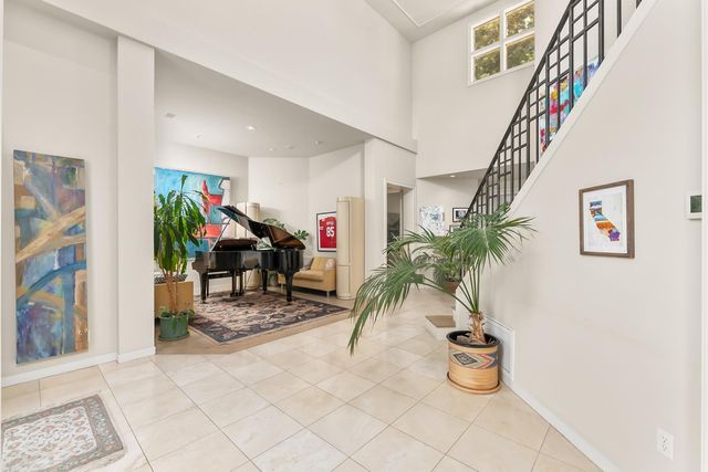 11 Lake Harbor Ct, Sacramento, CA 95831