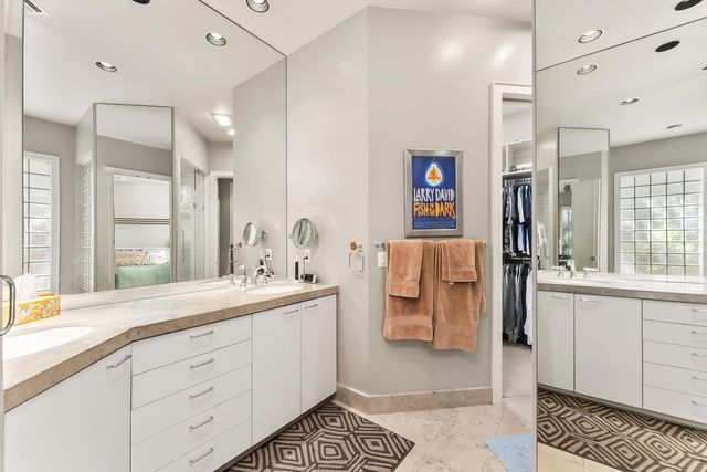 11 Lake Harbor Ct, Sacramento, CA 95831