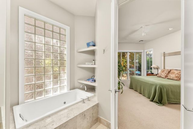 11 Lake Harbor Ct, Sacramento, CA 95831