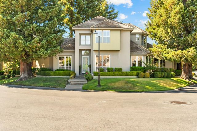 11 Lake Harbor Ct, Sacramento, CA 95831
