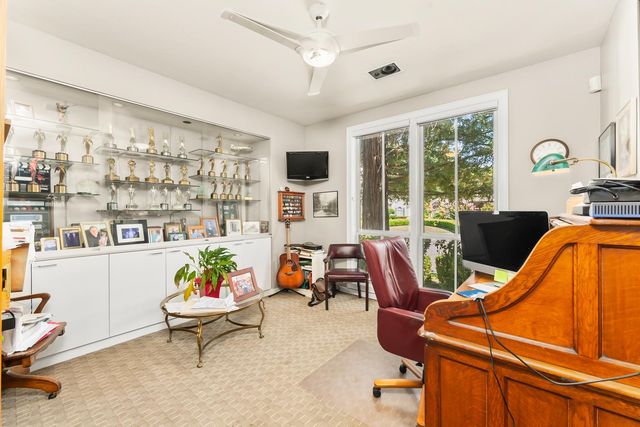 11 Lake Harbor Ct, Sacramento, CA 95831