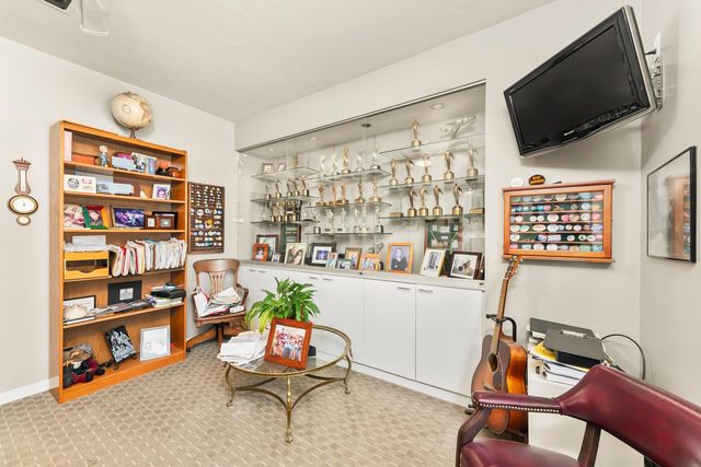 11 Lake Harbor Ct, Sacramento, CA 95831
