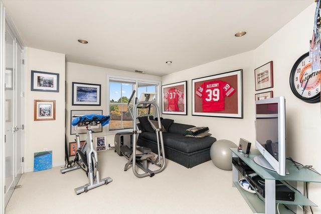 11 Lake Harbor Ct, Sacramento, CA 95831