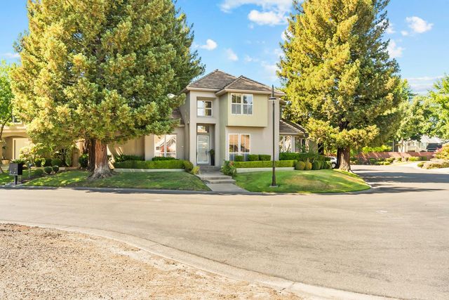 11 Lake Harbor Ct, Sacramento, CA 95831