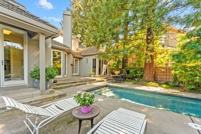 11 Lake Harbor Ct, Sacramento, CA 95831