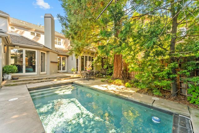 11 Lake Harbor Ct, Sacramento, CA 95831