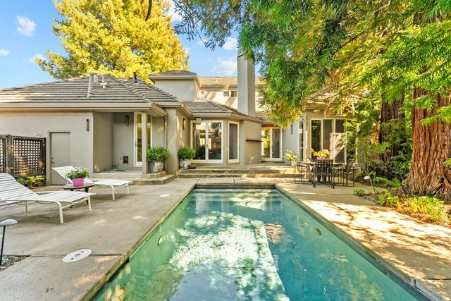 11 Lake Harbor Ct, Sacramento, CA 95831