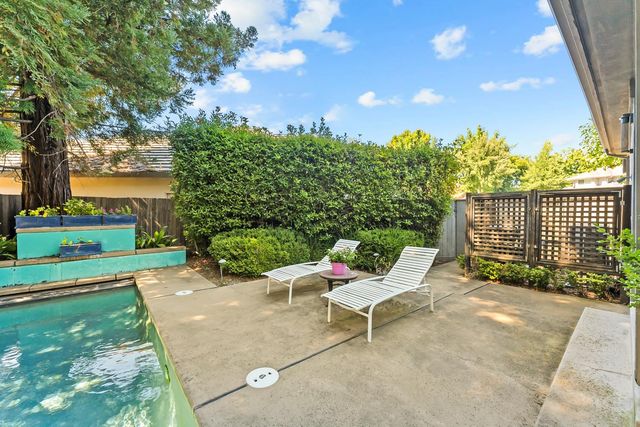 11 Lake Harbor Ct, Sacramento, CA 95831