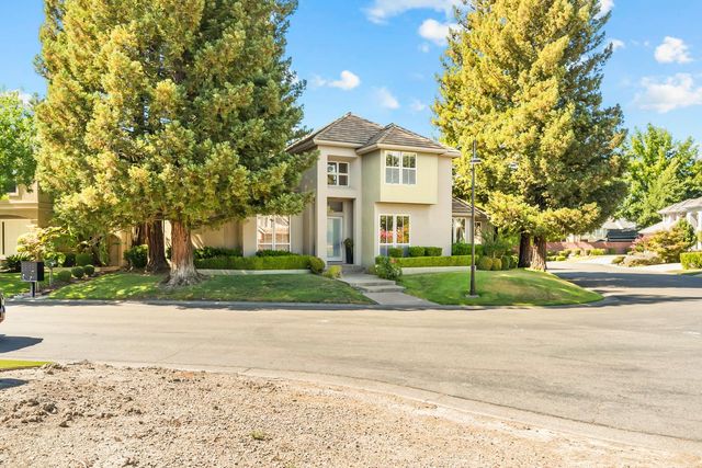 11 Lake Harbor Ct, Sacramento, CA 95831