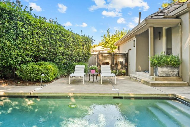 11 Lake Harbor Ct, Sacramento, CA 95831