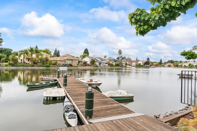 11 Lake Harbor Ct, Sacramento, CA 95831