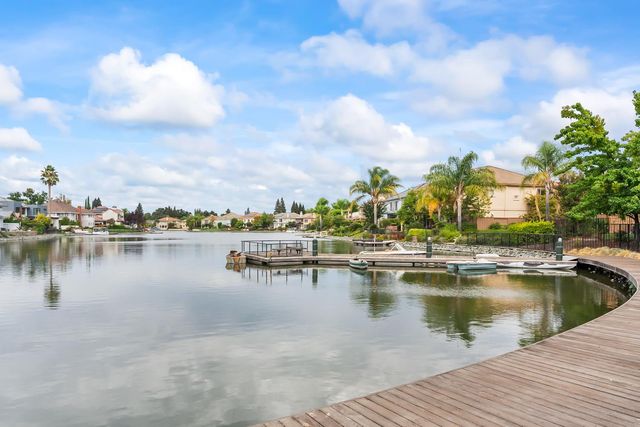 11 Lake Harbor Ct, Sacramento, CA 95831