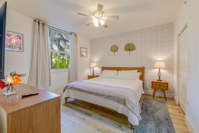 780 S Sapodilla Avenue 206, West Palm Beach, FL 33401