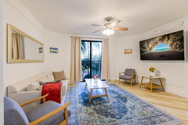 780 S Sapodilla Avenue 206, West Palm Beach, FL 33401