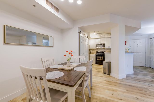 780 S Sapodilla Avenue 206, West Palm Beach, FL 33401