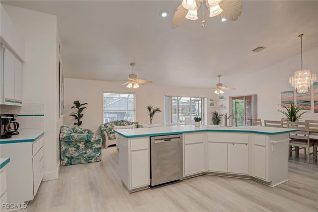 12196 Matlacha BLVD, Matlacha Isles, FL 33991