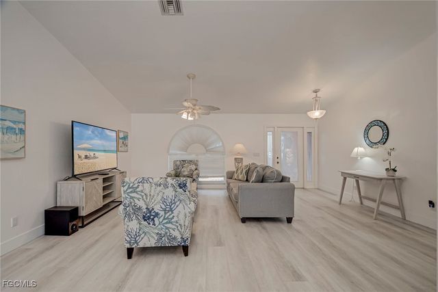 12196 Matlacha BLVD, Matlacha Isles, FL 33991