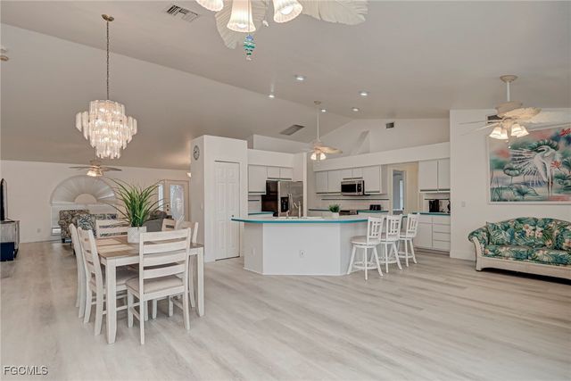 12196 Matlacha BLVD, Matlacha Isles, FL 33991