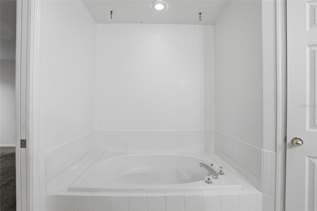 Image 31 of property listing at 2232 ARCHER BOULEVARD, Orlando, FL 32833