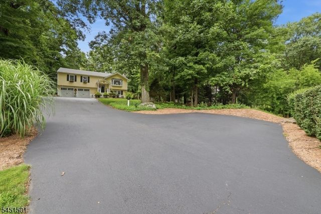 62 Lawrence Rd, Randolph Twp., NJ 07869