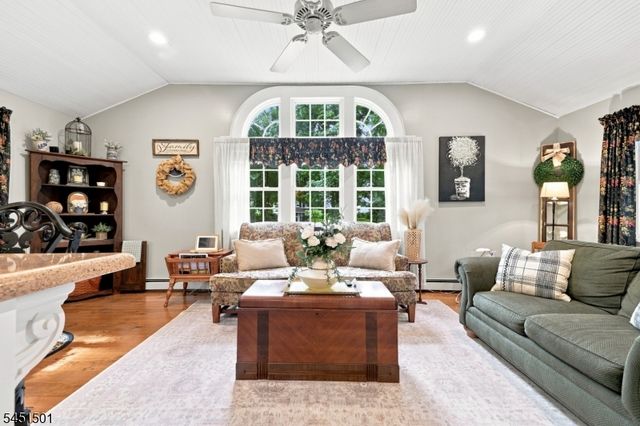 62 Lawrence Rd, Randolph Twp., NJ 07869
