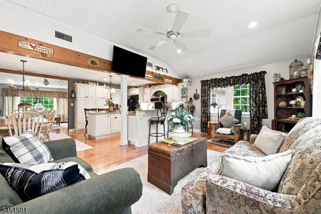62 Lawrence Rd, Randolph Twp., NJ 07869