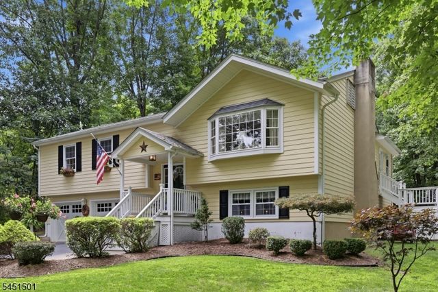 62 Lawrence Rd, Randolph Twp., NJ 07869