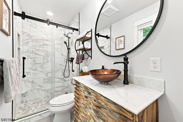 62 Lawrence Rd, Randolph Twp., NJ 07869