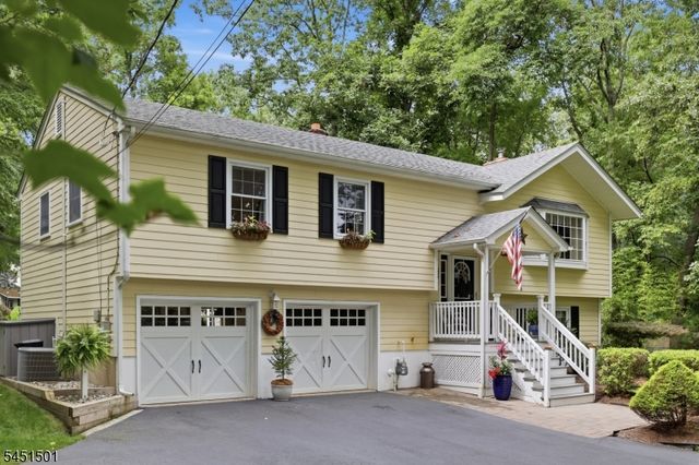 62 Lawrence Rd, Randolph Twp., NJ 07869
