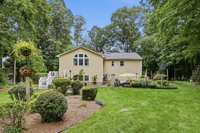 62 Lawrence Rd, Randolph Twp., NJ 07869