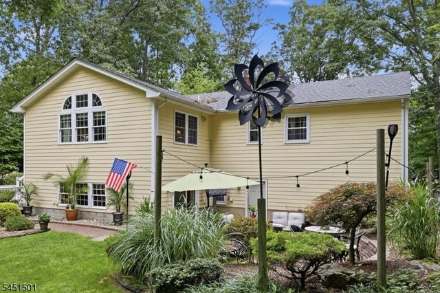 62 Lawrence Rd, Randolph Twp., NJ 07869
