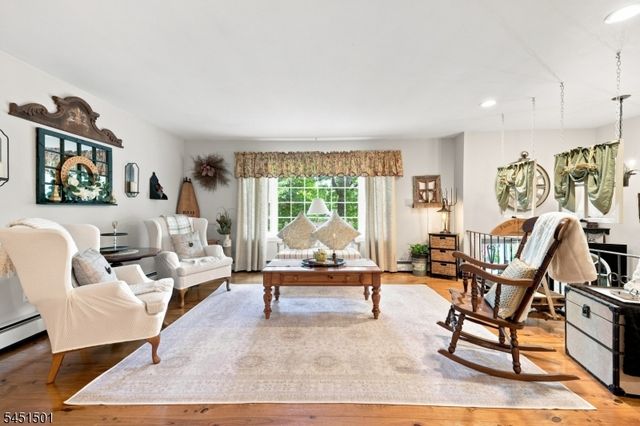 62 Lawrence Rd, Randolph Twp., NJ 07869