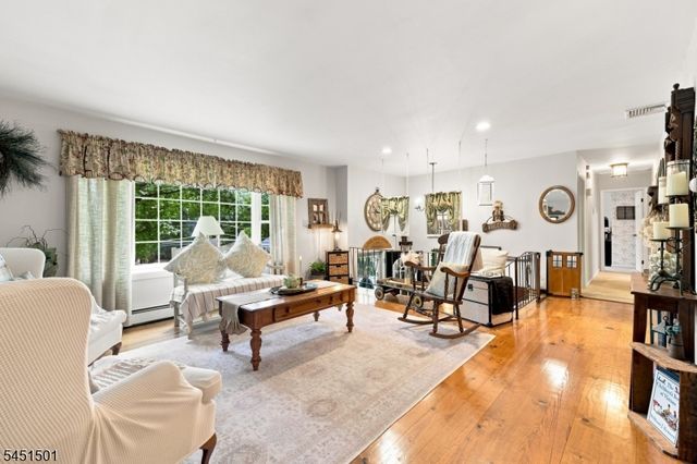 62 Lawrence Rd, Randolph Twp., NJ 07869