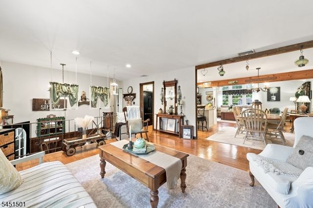 62 Lawrence Rd, Randolph Twp., NJ 07869