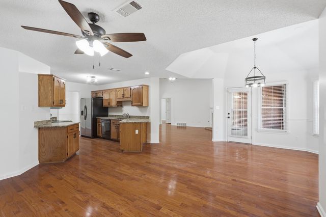 1325 RIVER PINE DR, Collierville, TN 38017